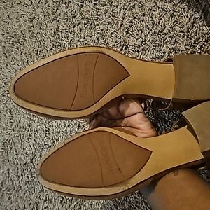 BROWN SUEDE SMALL HEEL TIE UP